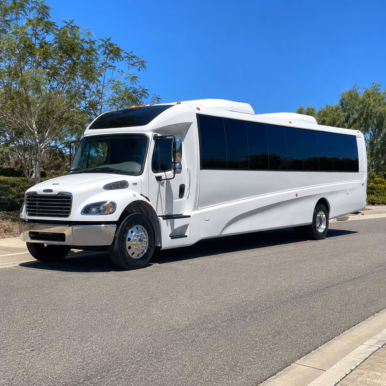 el monte 25 passenger minibus