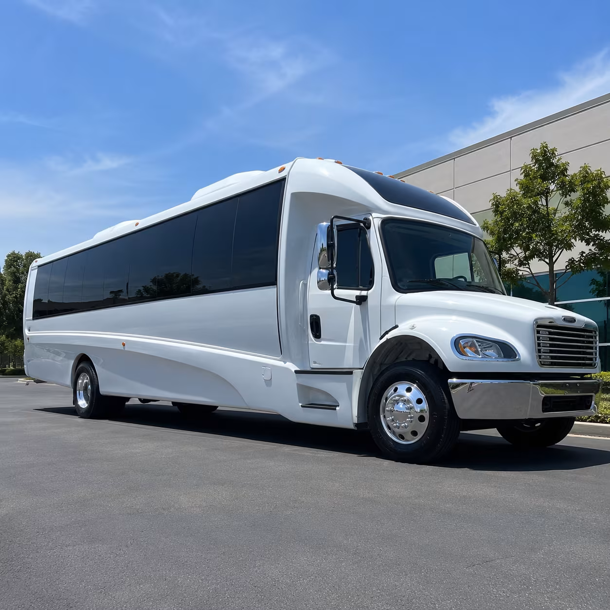 el monte 28 passenger minibus