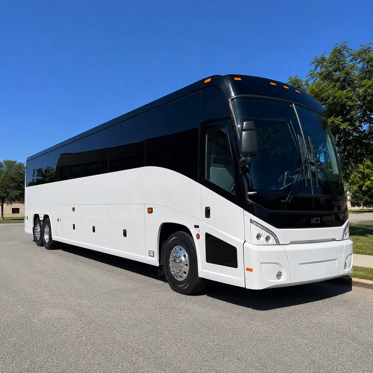 el monte 40 passenger charter bus