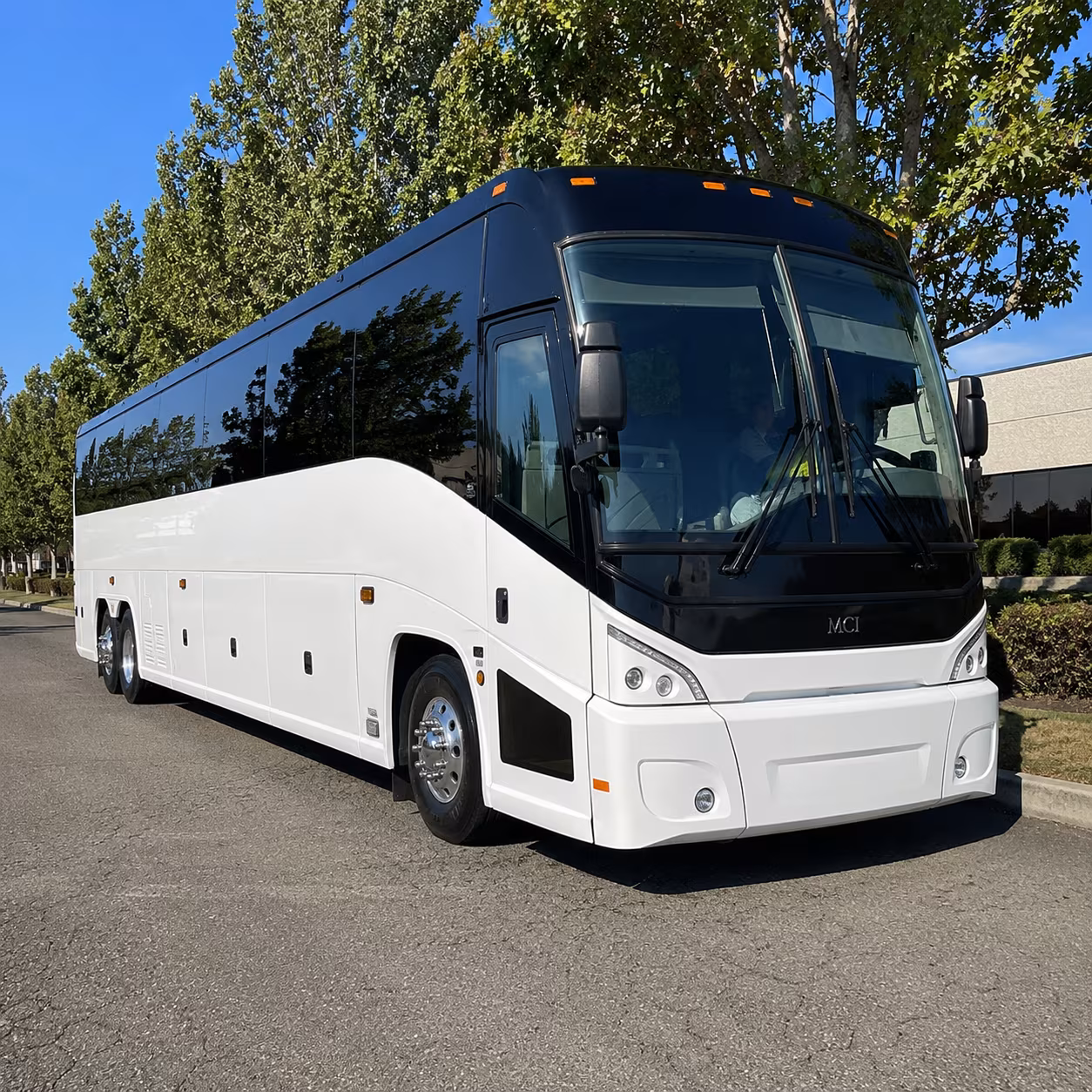 el monte 50 passenger charter bus