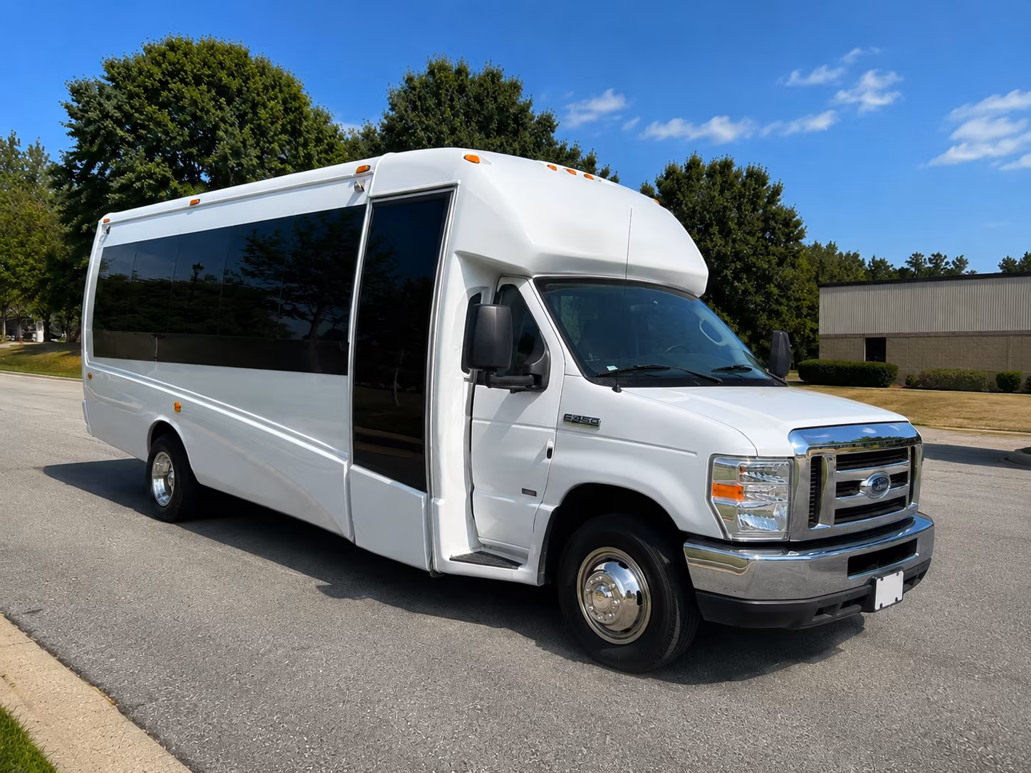 minibuses and charter buses for local el monte youth and amateur sports